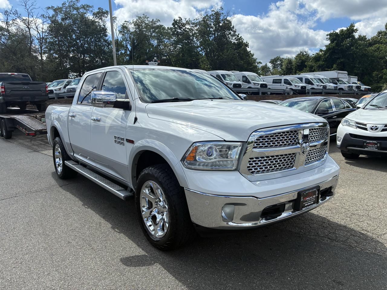 RAM 1500 Laramie Crew Cab SWB 4WD 2014