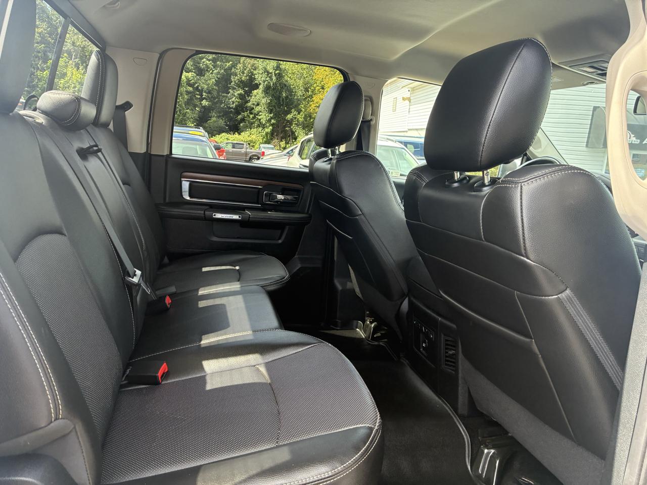 RAM 1500 Laramie Crew Cab SWB 4WD 2014
