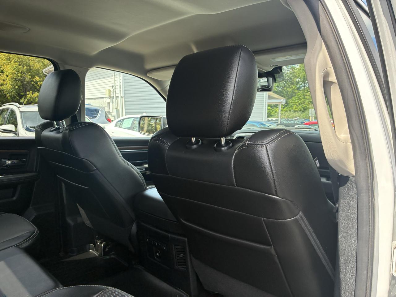 RAM 1500 Laramie Crew Cab SWB 4WD 2014