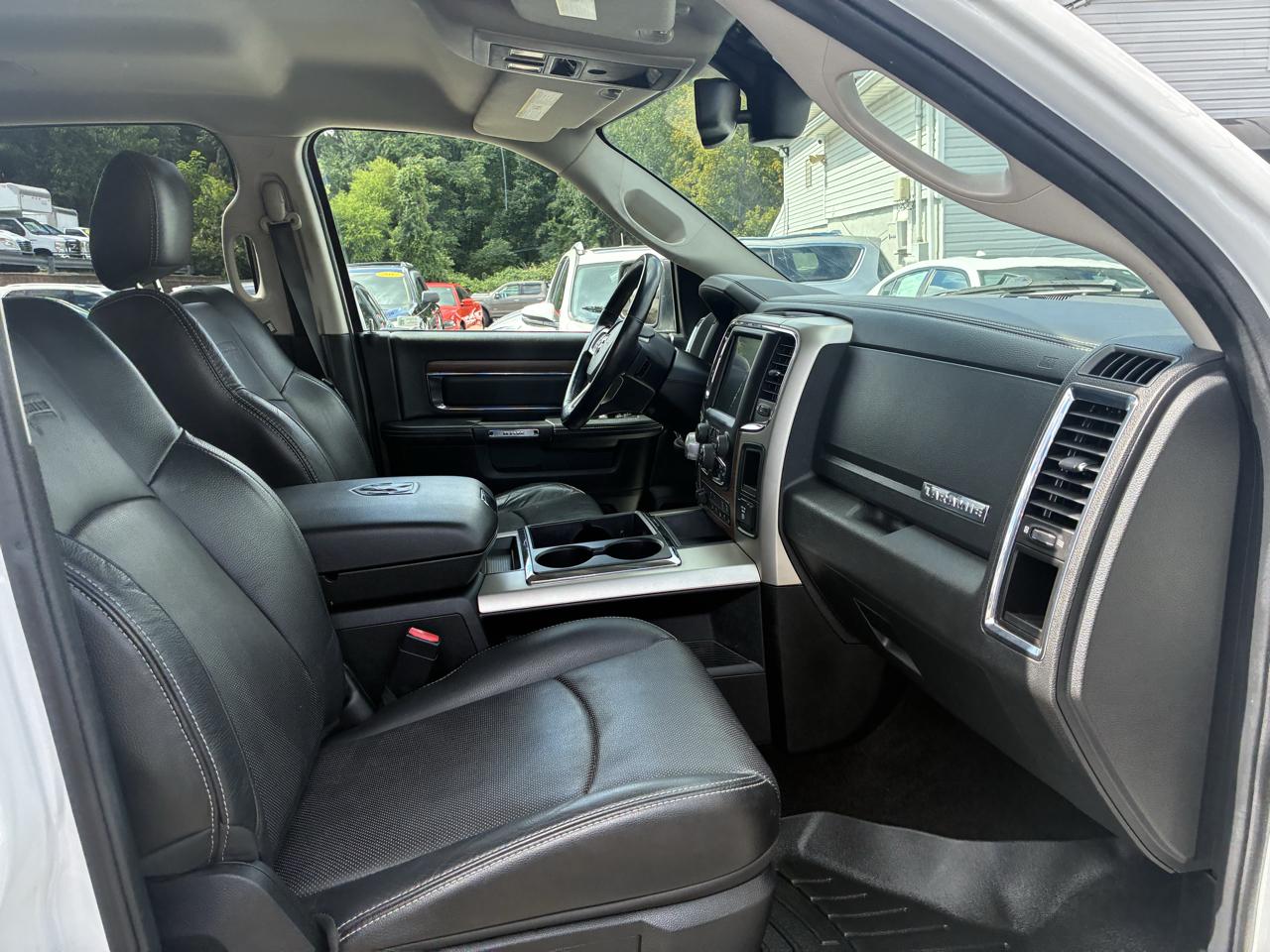 RAM 1500 Laramie Crew Cab SWB 4WD 2014
