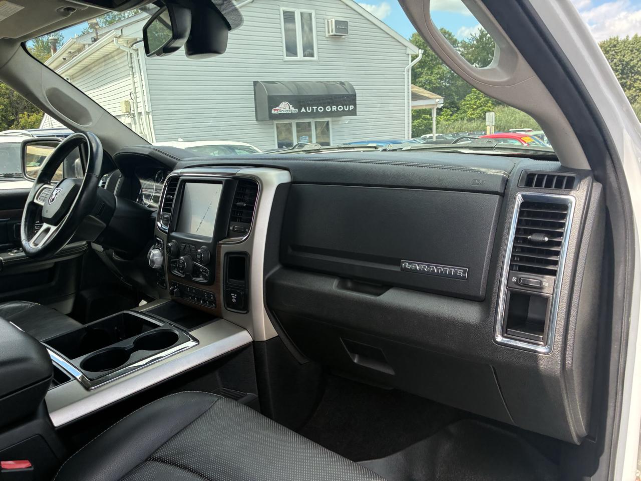 RAM 1500 Laramie Crew Cab SWB 4WD 2014