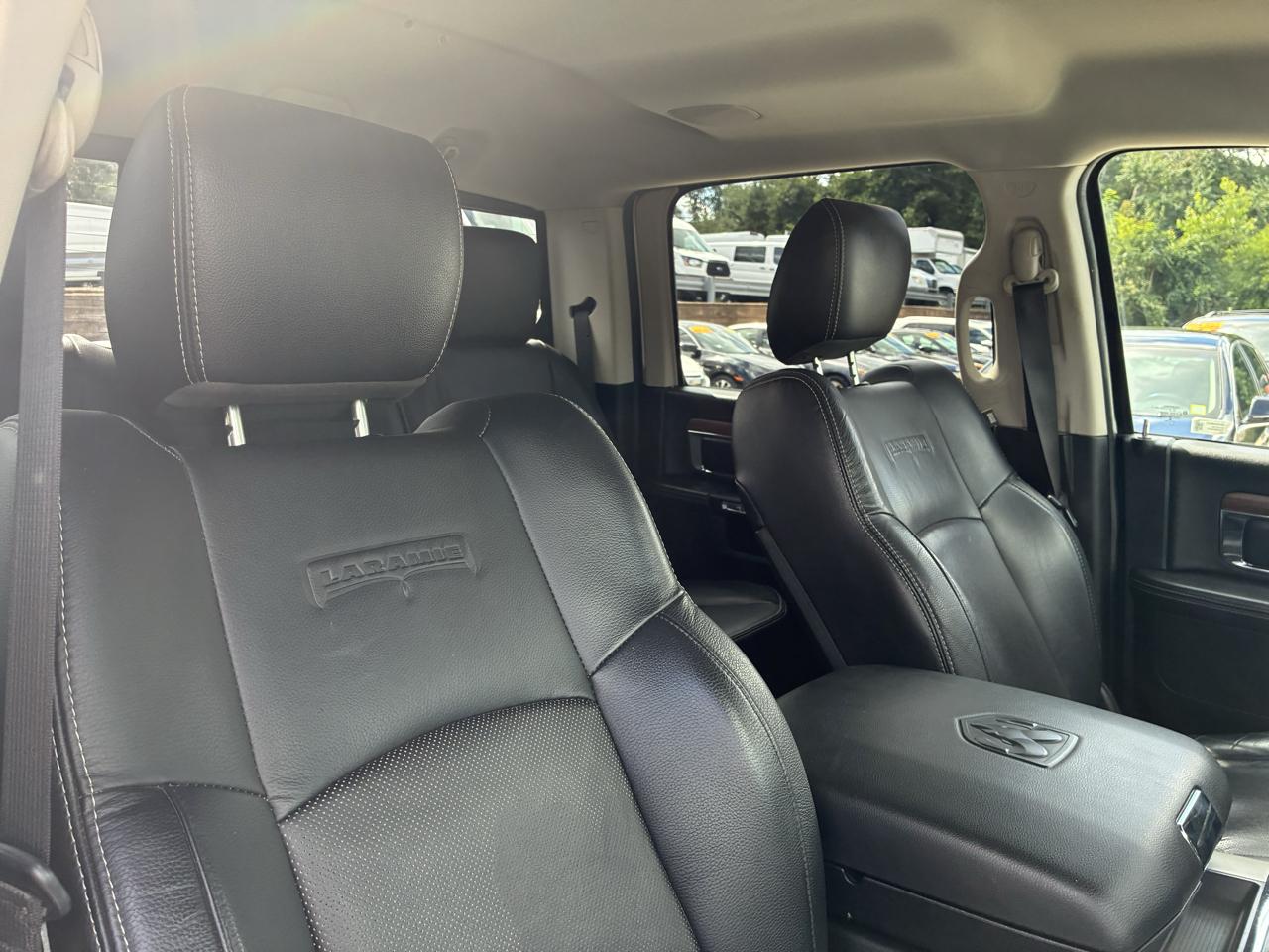 RAM 1500 Laramie Crew Cab SWB 4WD 2014