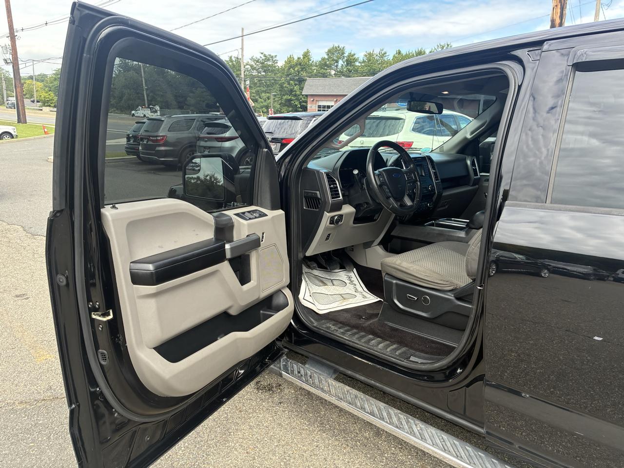 Ford F-150 XLT SuperCrew 5.5-ft. Bed 2WD 2016