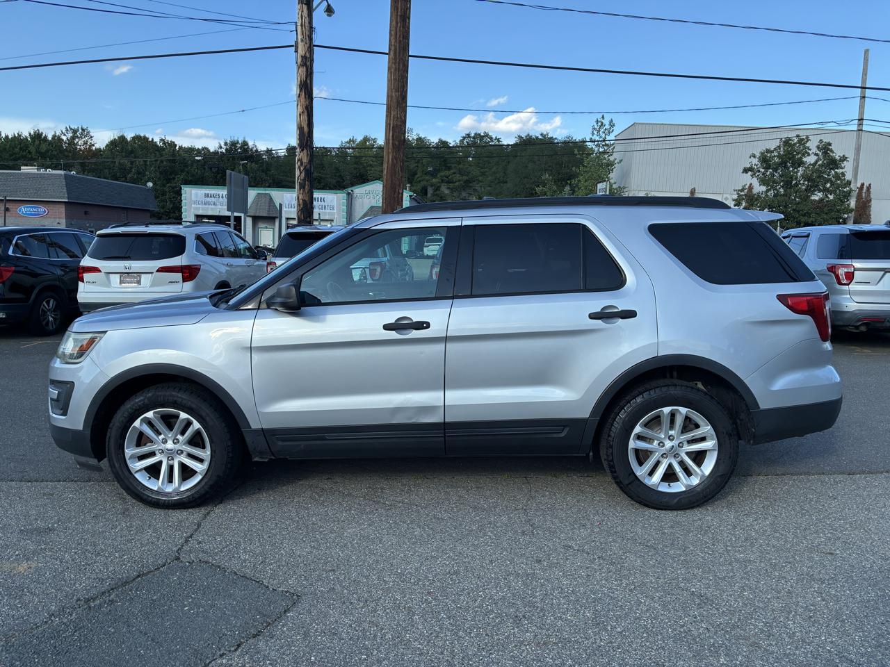 Ford Explorer Base 4WD 2016