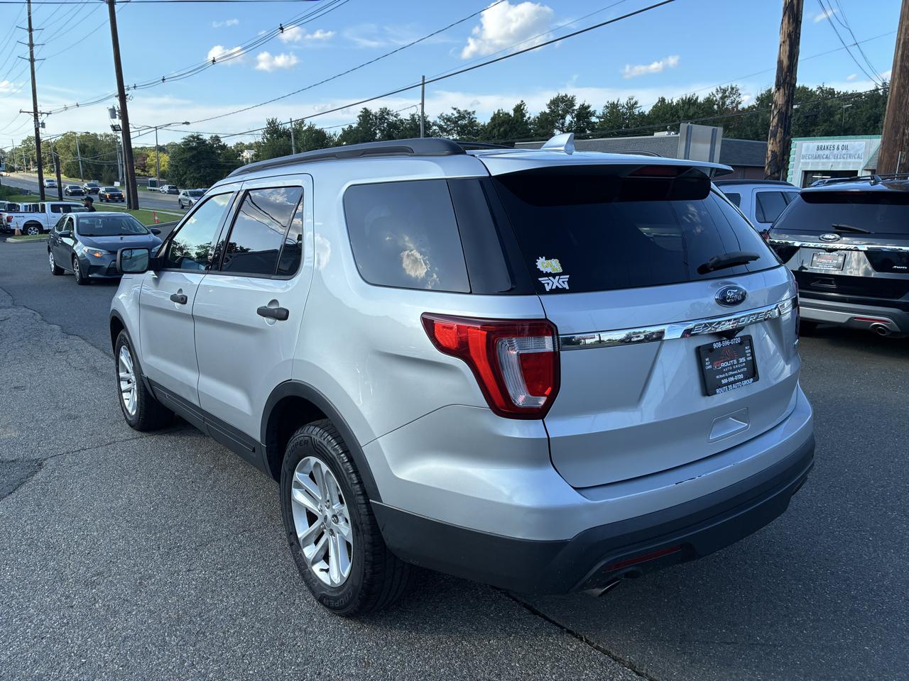 Ford Explorer Base 4WD 2016