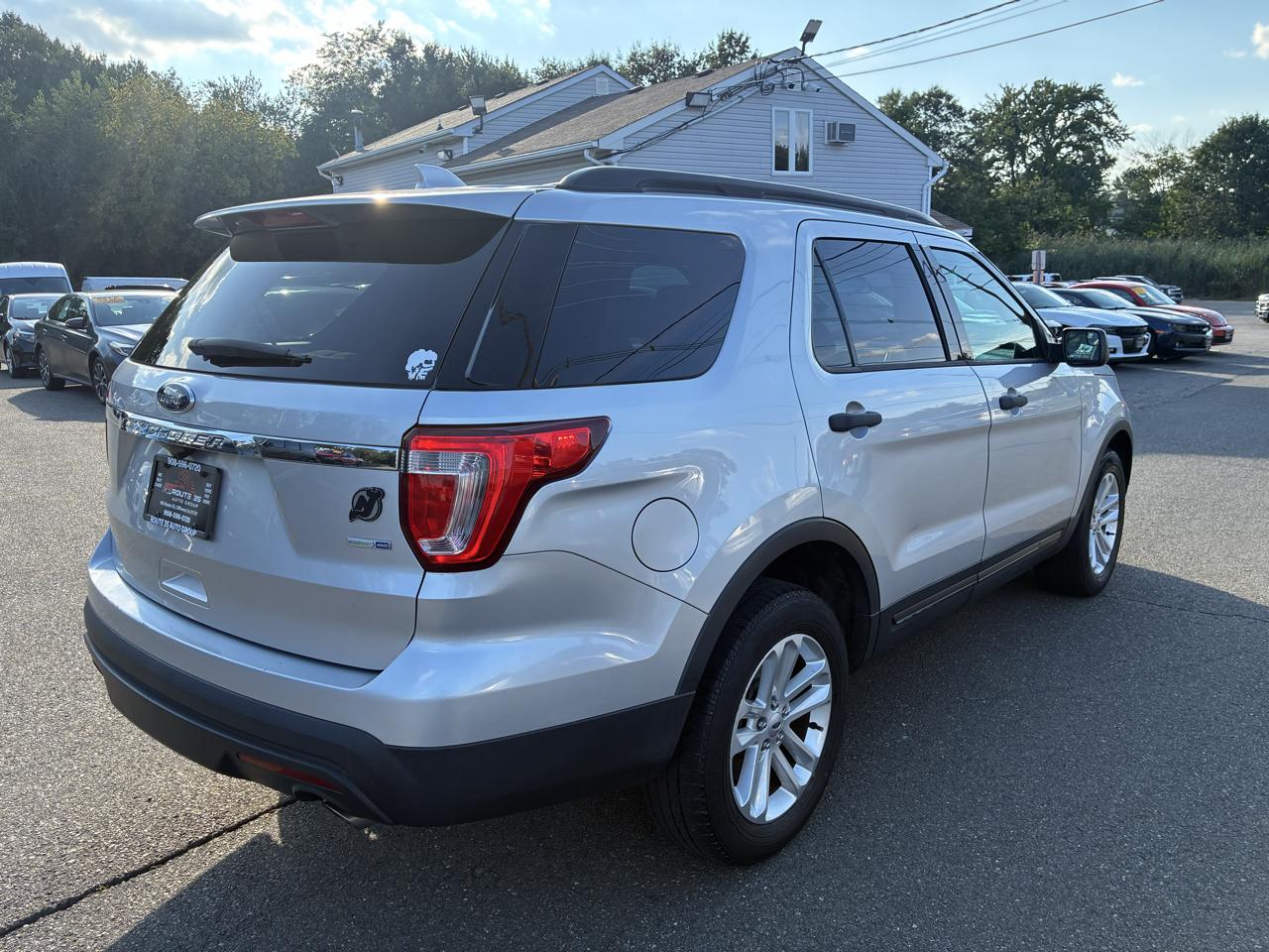 Ford Explorer Base 4WD 2016