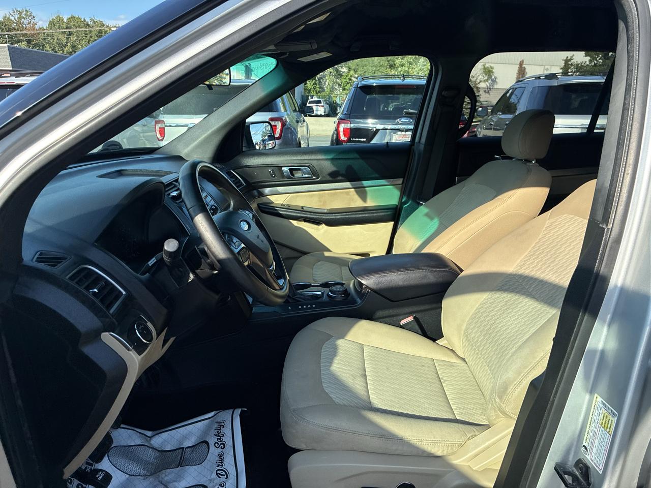 Ford Explorer Base 4WD 2016