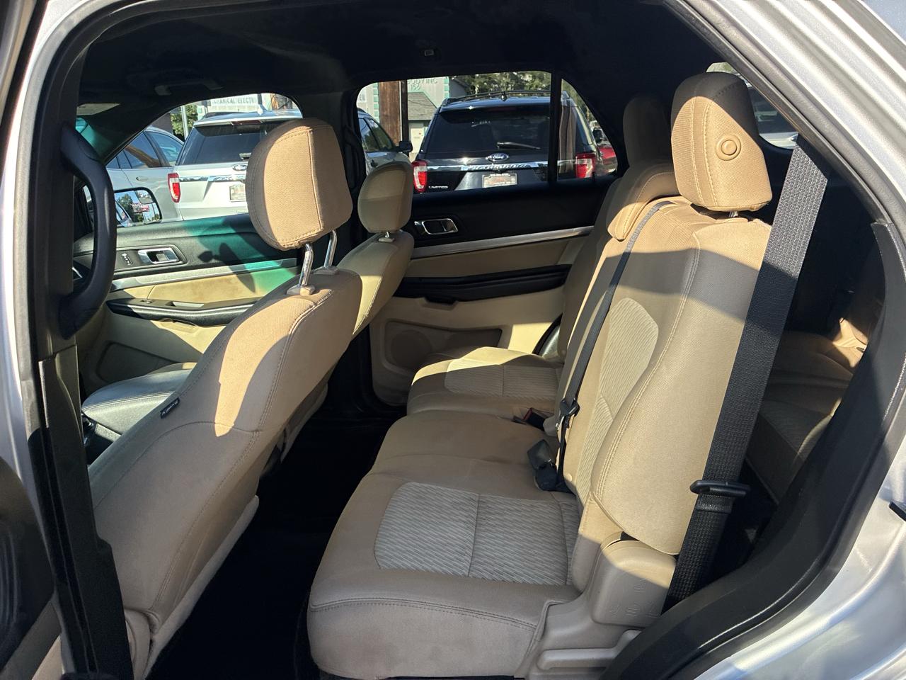 Ford Explorer Base 4WD 2016