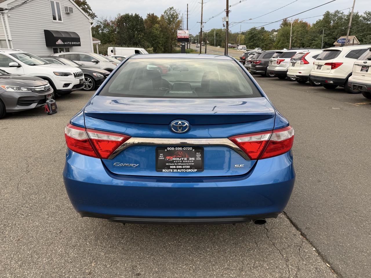 Toyota Camry SE 2017