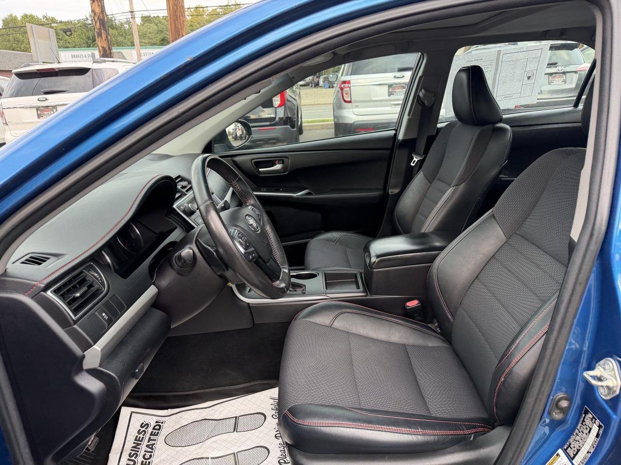Toyota Camry SE 2017