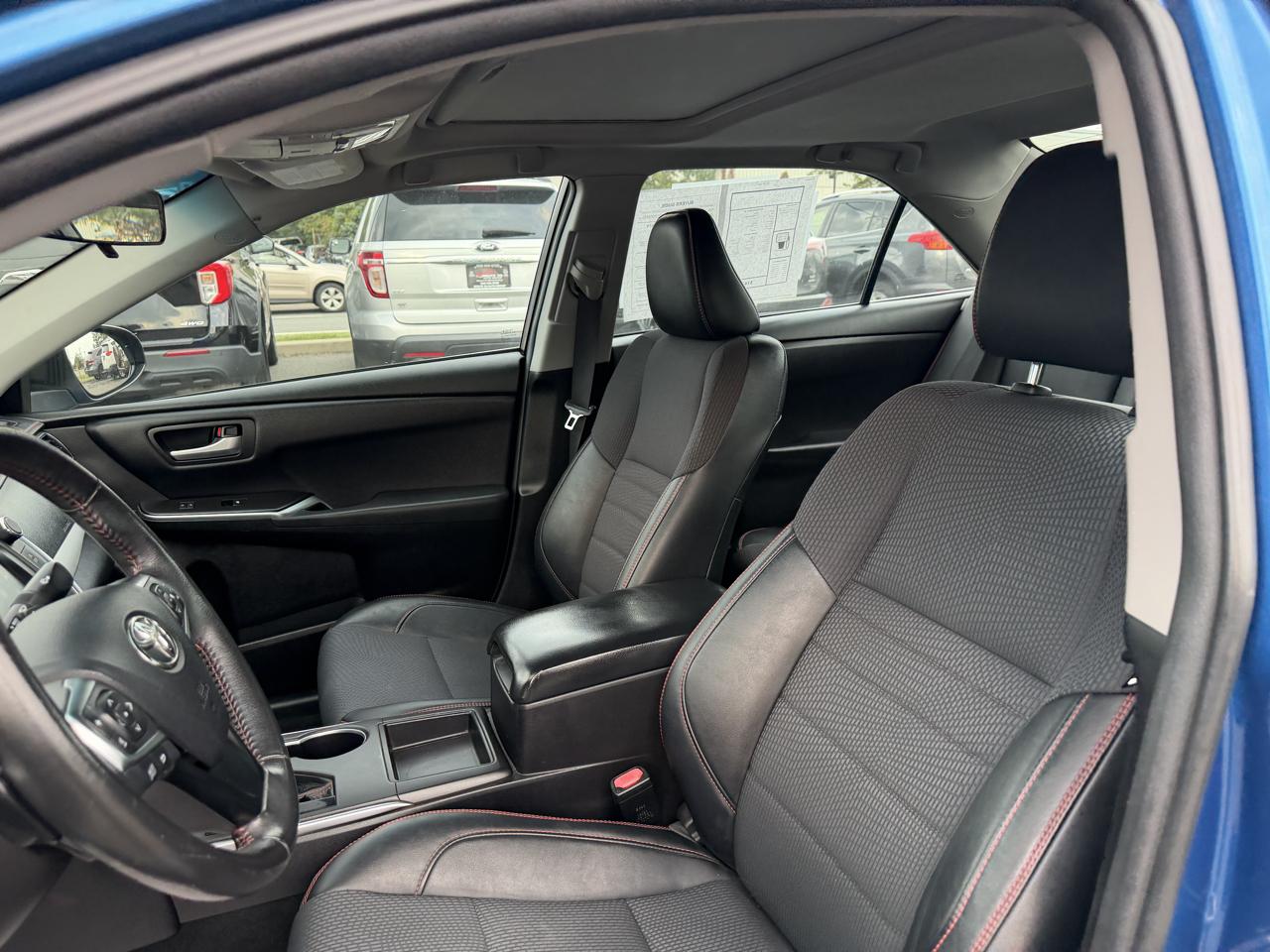 Toyota Camry SE 2017
