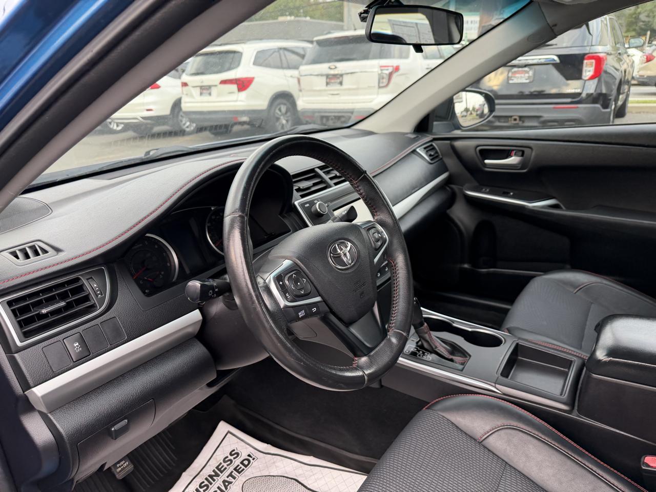 Toyota Camry SE 2017