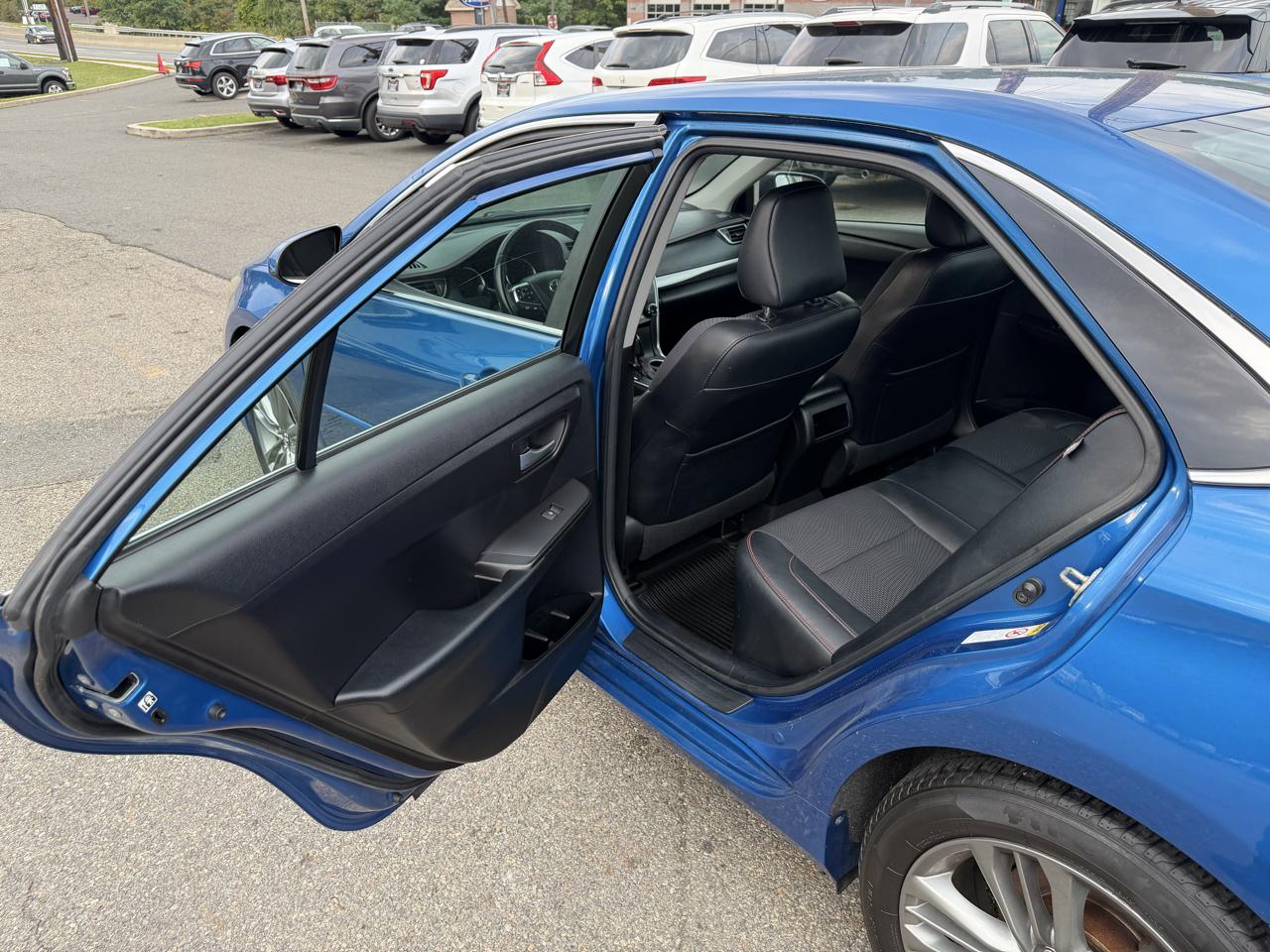 Toyota Camry SE 2017