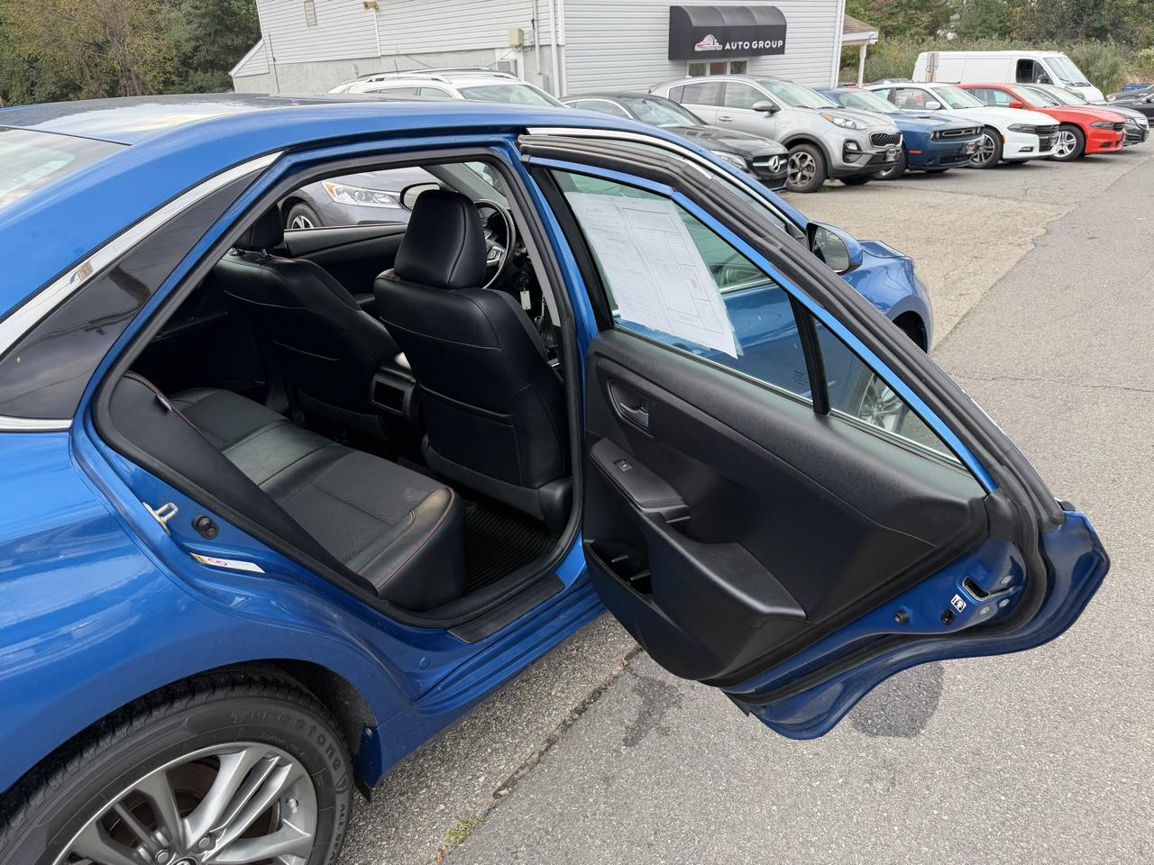 Toyota Camry SE 2017