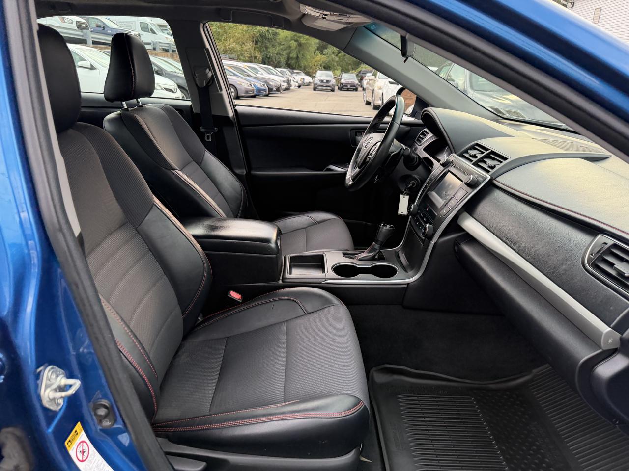 Toyota Camry SE 2017