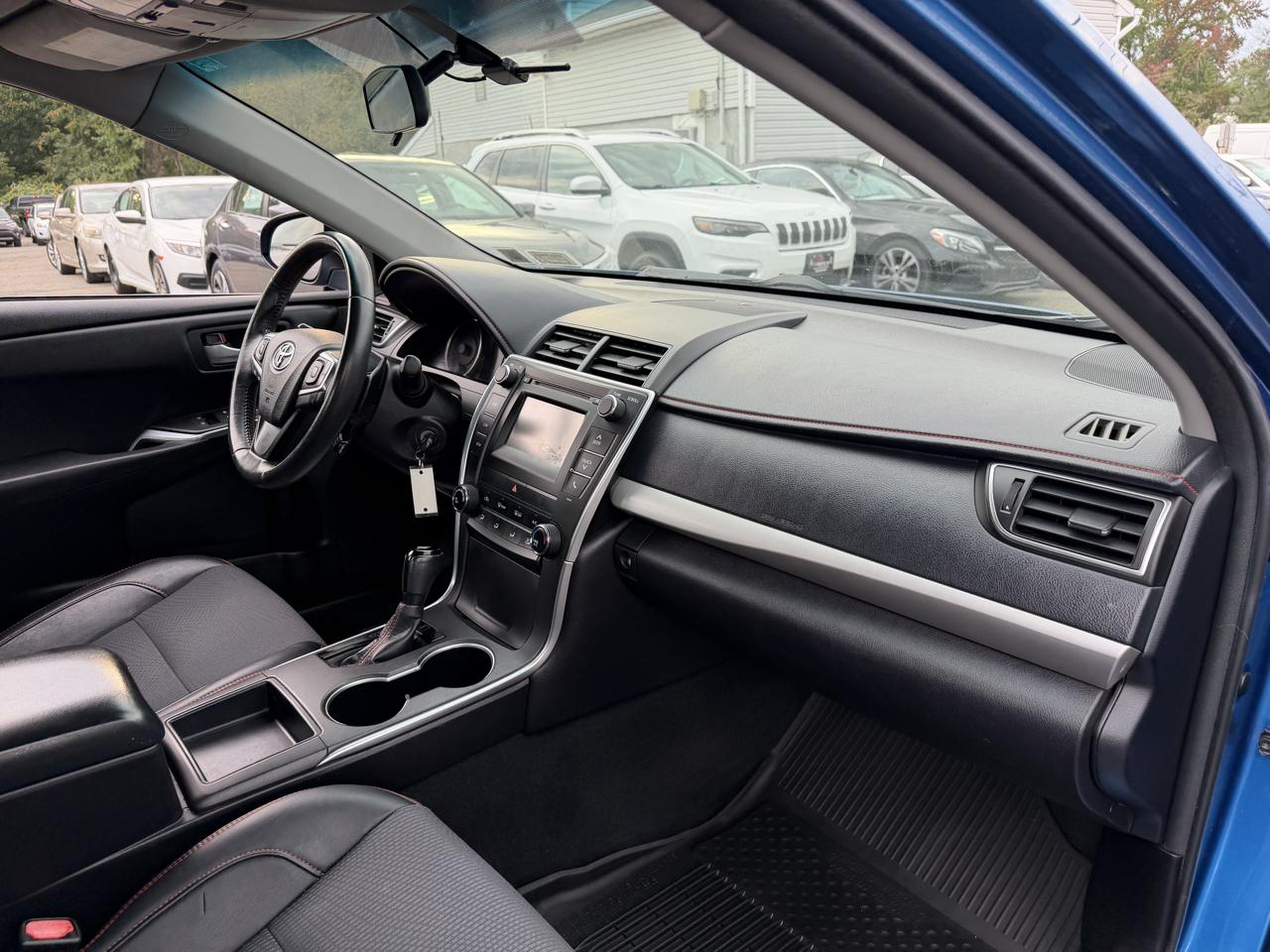 Toyota Camry SE 2017