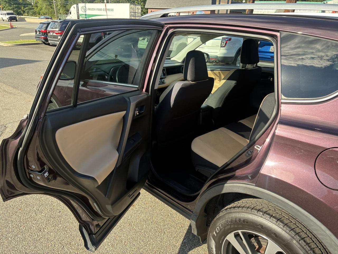 Toyota RAV4 XLE AWD 2016