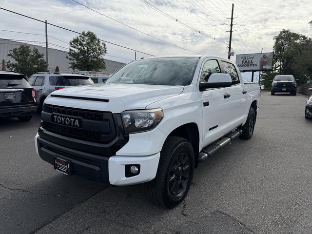 White 2015 Toyota Tundra Pickup Truck Four-Wheel Drive Automatic