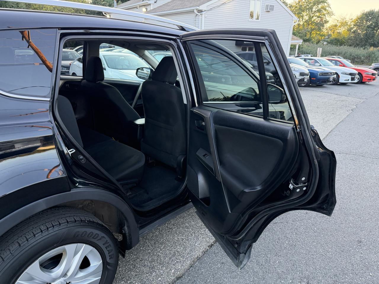 Toyota RAV4 LE AWD 2014