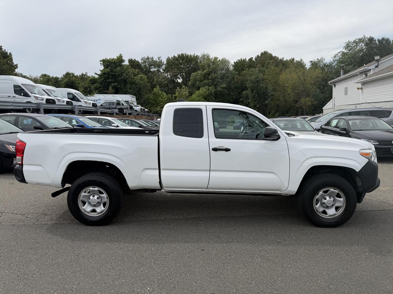 Toyota Tacoma SR5 Access Cab I4 6AT 2WD 2016