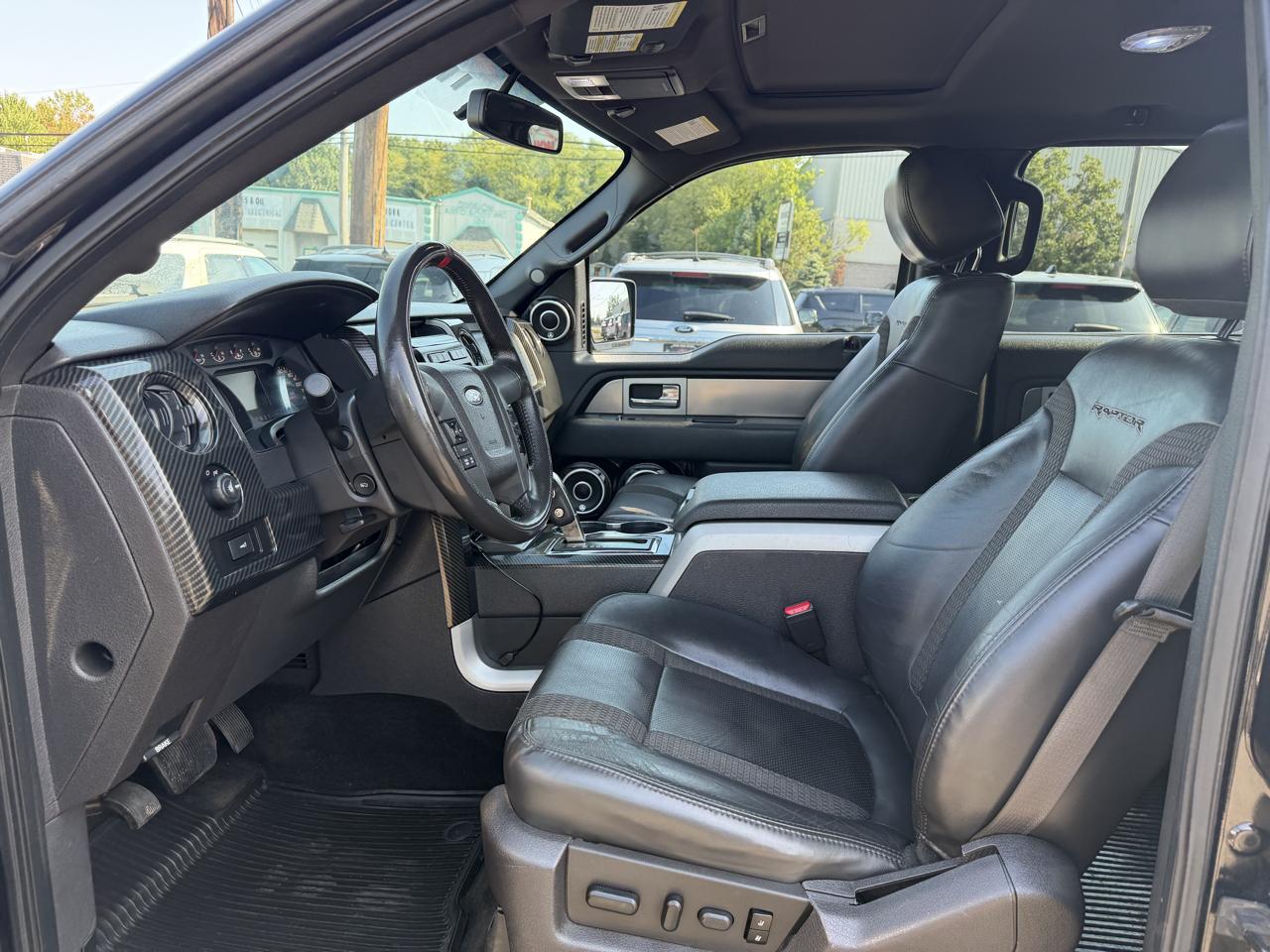 Ford F-150 SVT Raptor SuperCrew 5.5-ft. Bed 4WD 2012