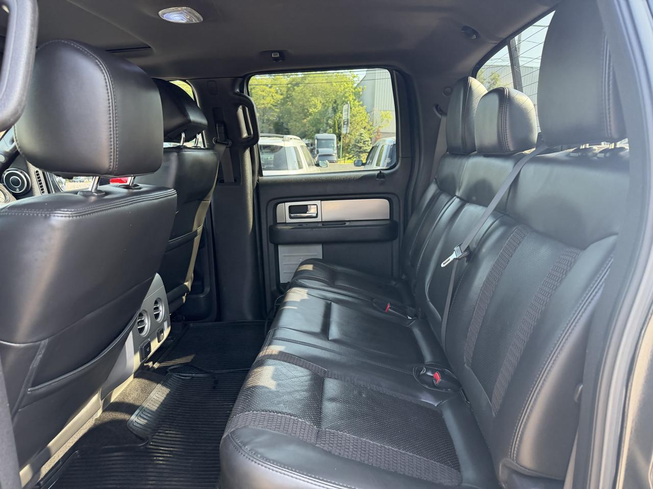 Ford F-150 SVT Raptor SuperCrew 5.5-ft. Bed 4WD 2012