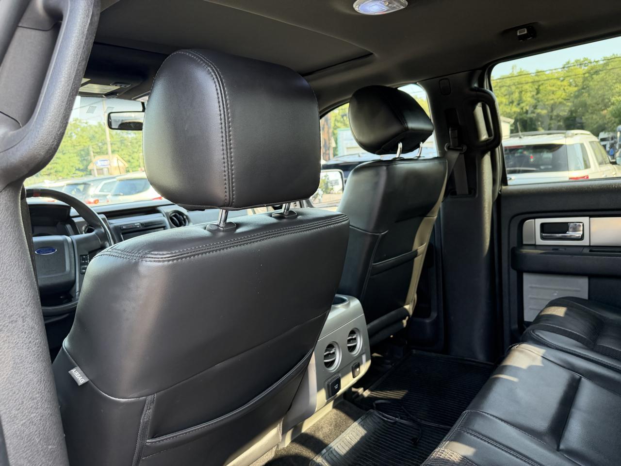 Ford F-150 SVT Raptor SuperCrew 5.5-ft. Bed 4WD 2012