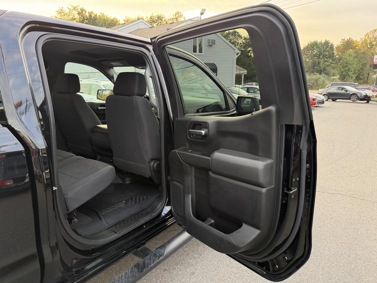 Chevrolet Silverado 1500 Custom Trail Boss Crew Cab Short Box 4WD 2020