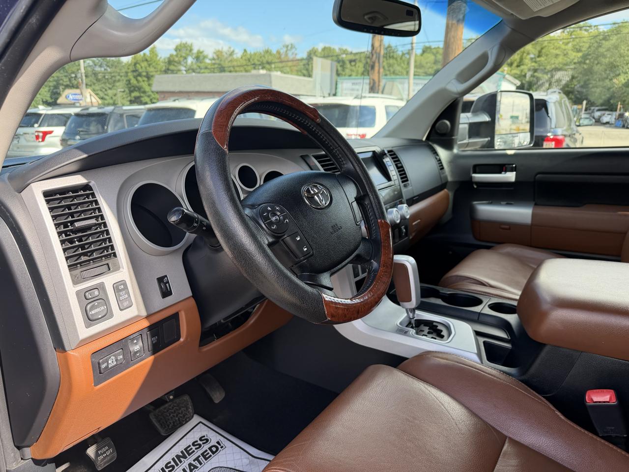 Toyota Tundra Limited CrewMax 6AT 2WD 2007