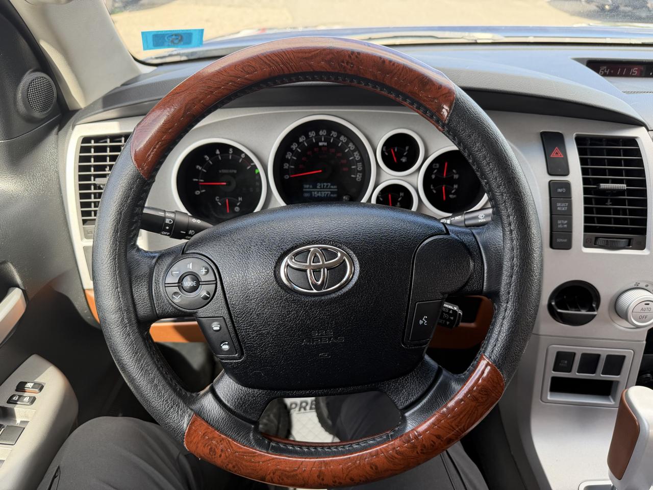 Toyota Tundra Limited CrewMax 6AT 2WD 2007