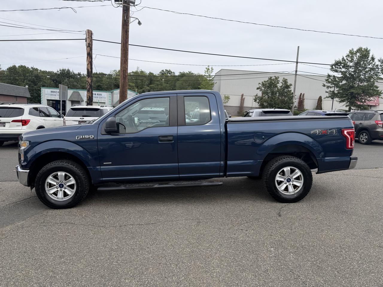 Ford F-150 XL SuperCrew 5.5-ft. Bed 4WD 2015