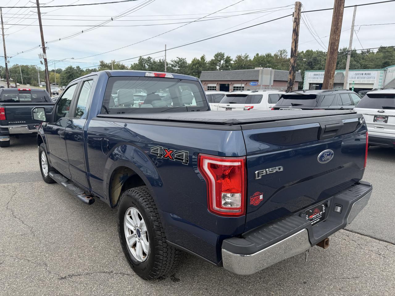 Ford F-150 XL SuperCrew 5.5-ft. Bed 4WD 2015