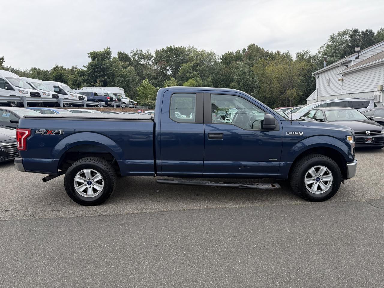 Ford F-150 XL SuperCrew 5.5-ft. Bed 4WD 2015
