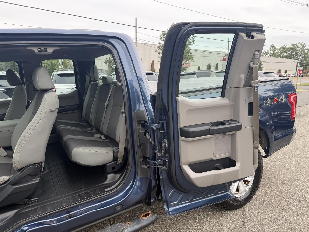 Ford F-150 XL SuperCrew 5.5-ft. Bed 4WD 2015