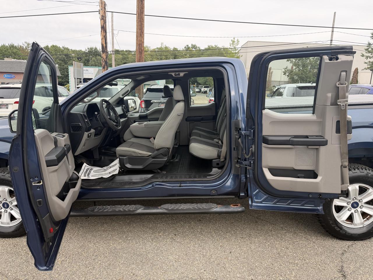 Ford F-150 XL SuperCrew 5.5-ft. Bed 4WD 2015