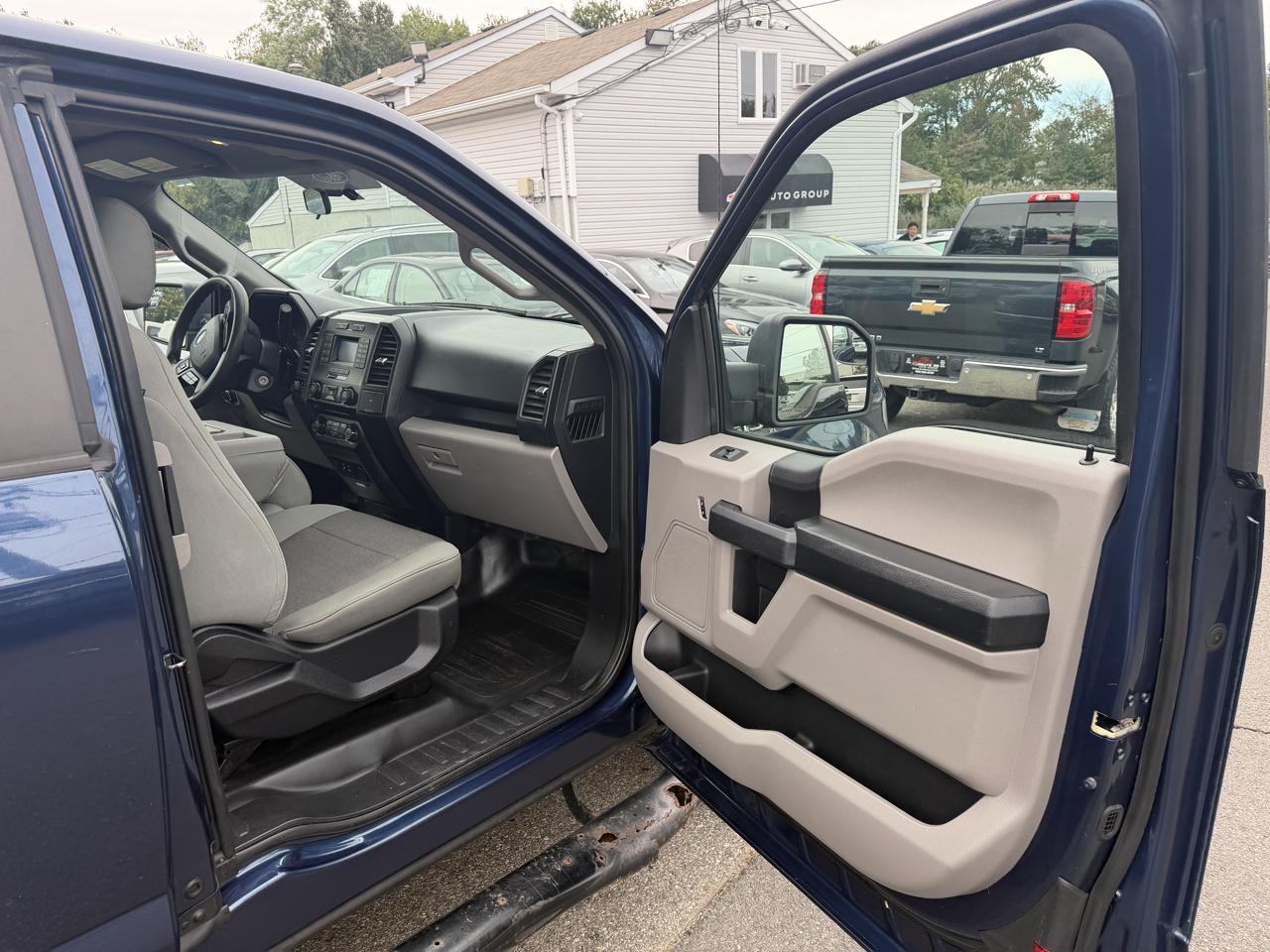 Ford F-150 XL SuperCrew 5.5-ft. Bed 4WD 2015