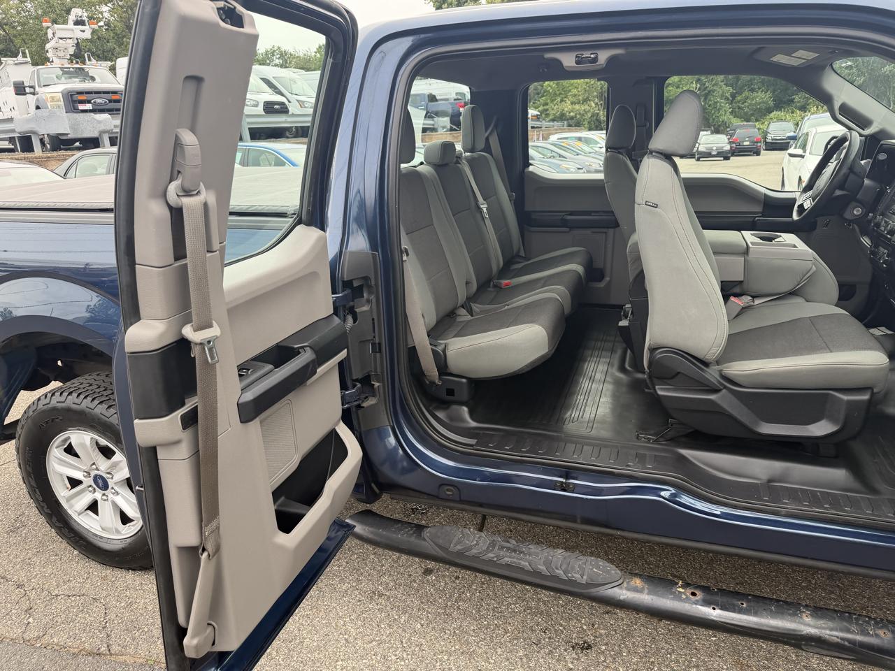 Ford F-150 XL SuperCrew 5.5-ft. Bed 4WD 2015