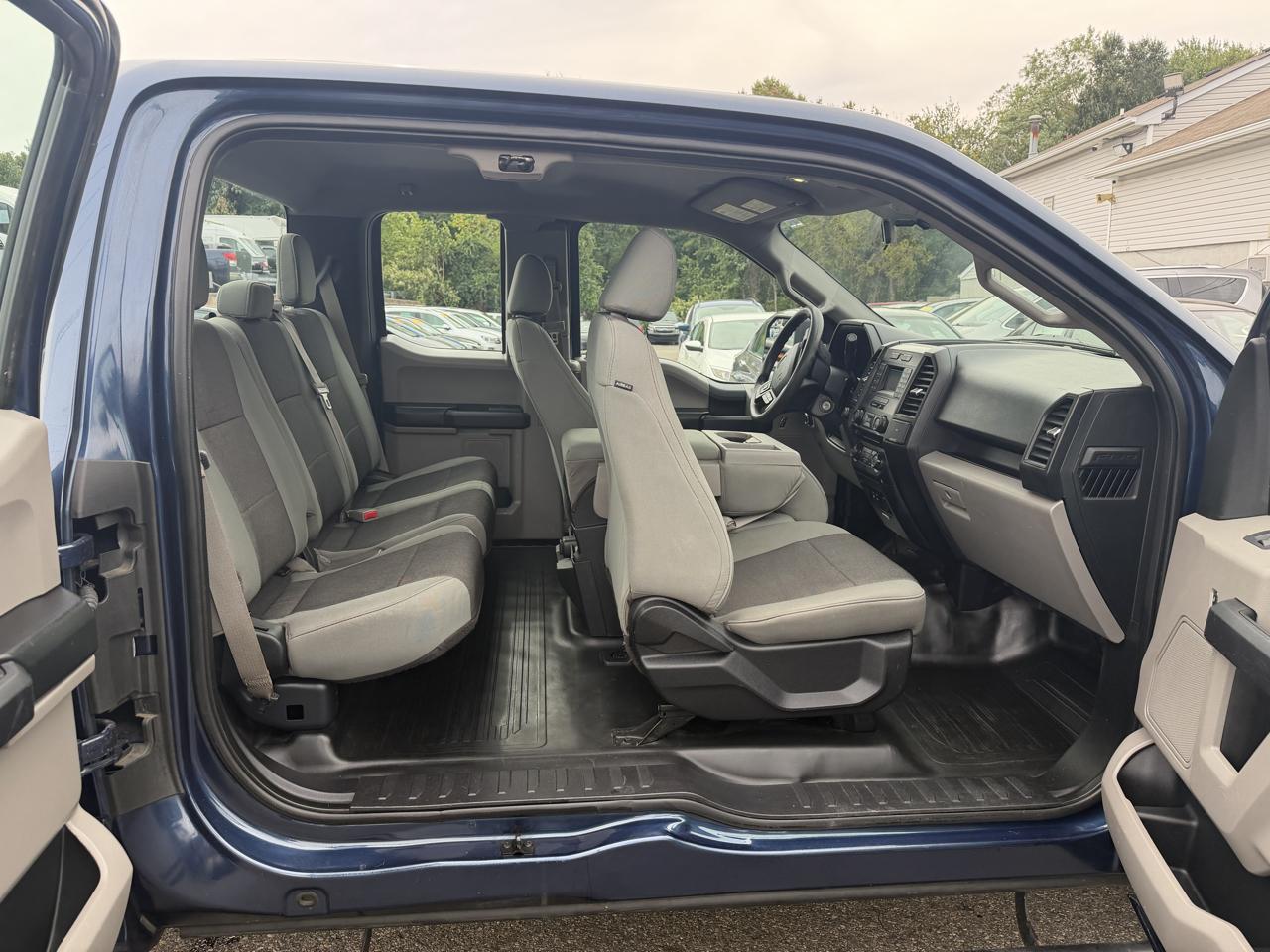 Ford F-150 XL SuperCrew 5.5-ft. Bed 4WD 2015