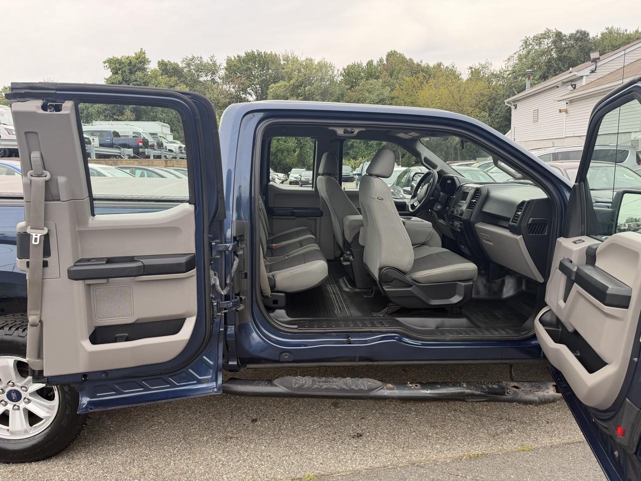 Ford F-150 XL SuperCrew 5.5-ft. Bed 4WD 2015