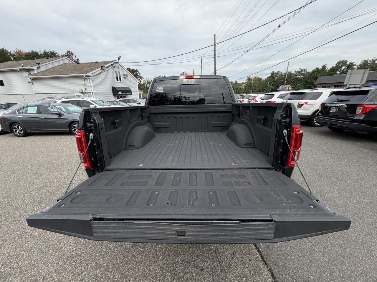 Ford F-150 Lariat SuperCrew 5.5-ft. Bed 4WD 2015