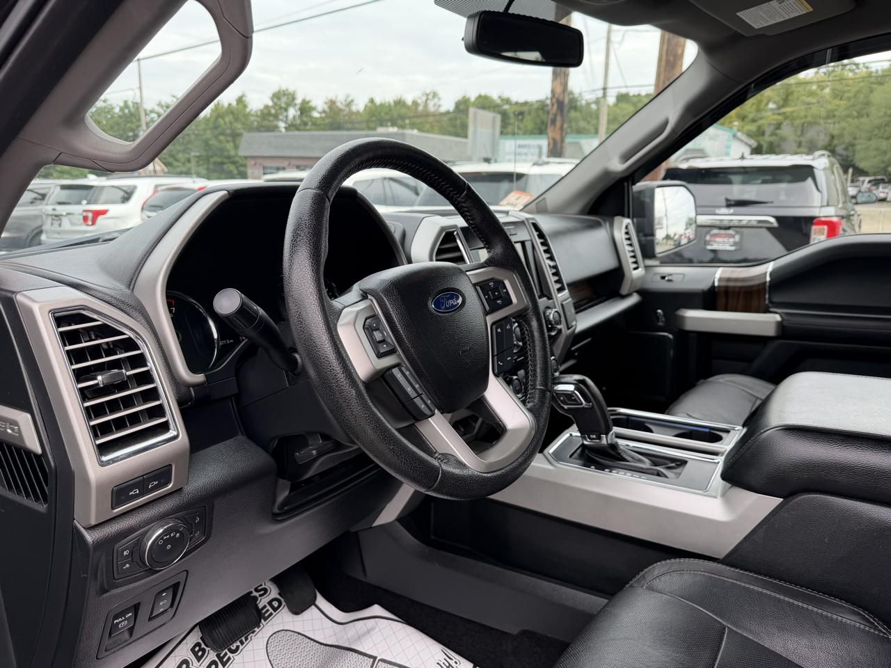 Ford F-150 Lariat SuperCrew 5.5-ft. Bed 4WD 2015