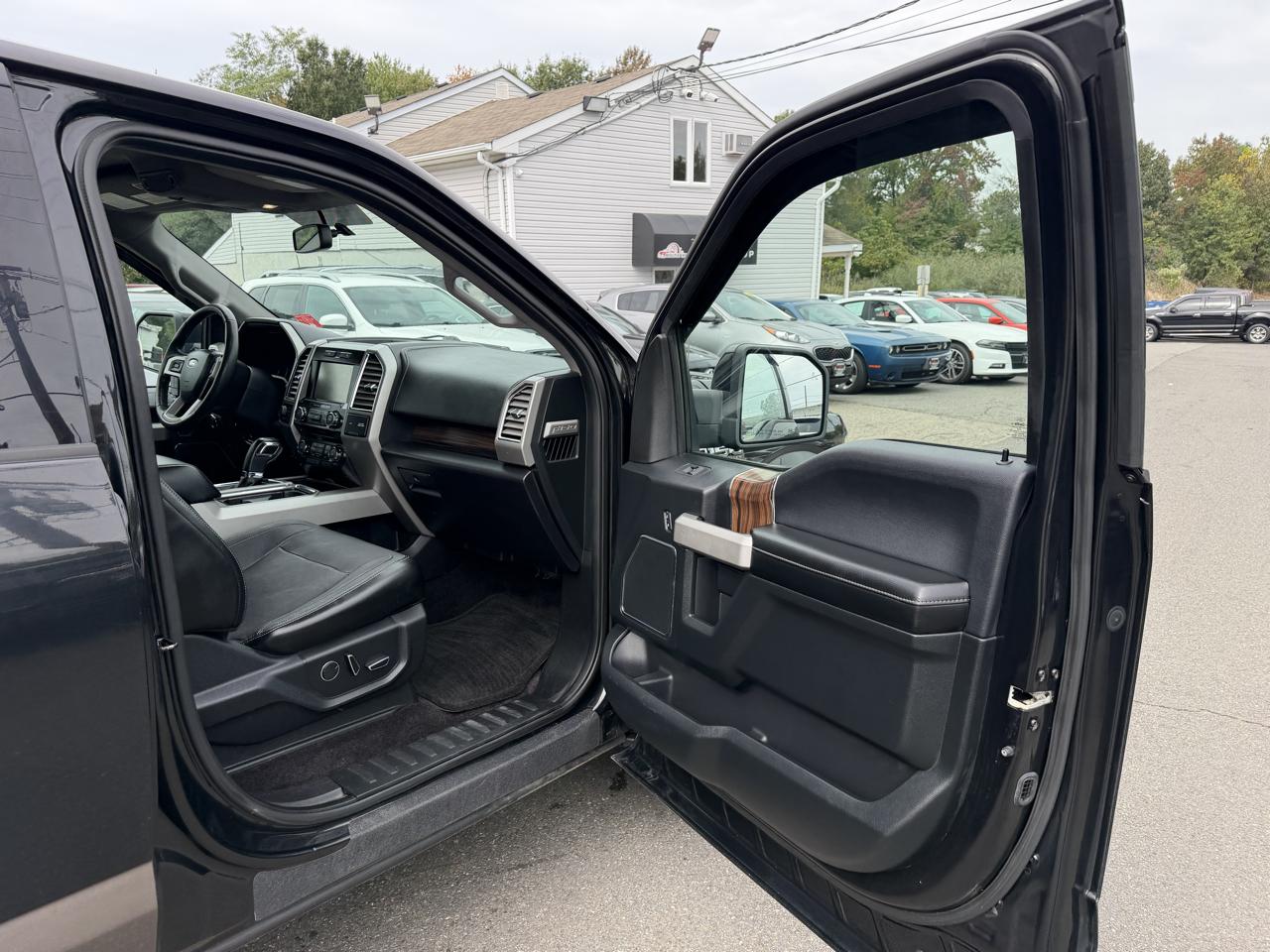 Ford F-150 Lariat SuperCrew 5.5-ft. Bed 4WD 2015