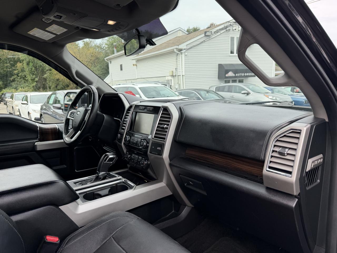 Ford F-150 Lariat SuperCrew 5.5-ft. Bed 4WD 2015