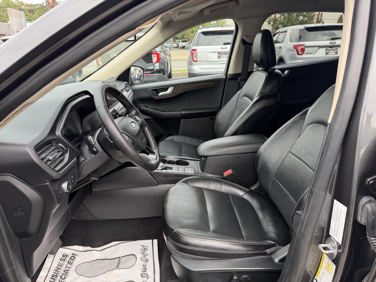 Ford Escape Titanium 4WD 2020