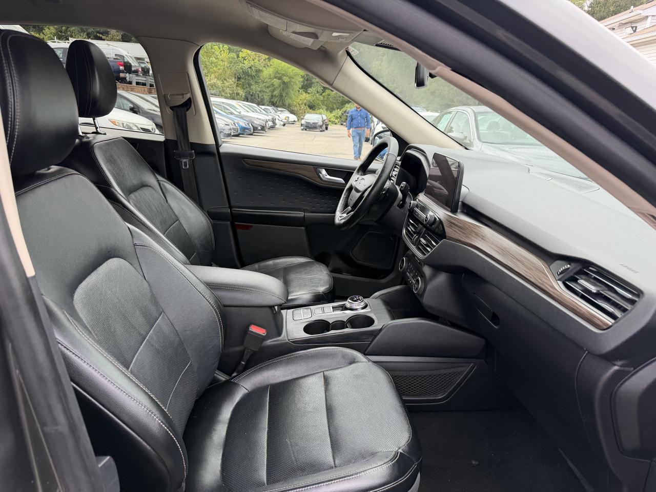 Ford Escape Titanium 4WD 2020