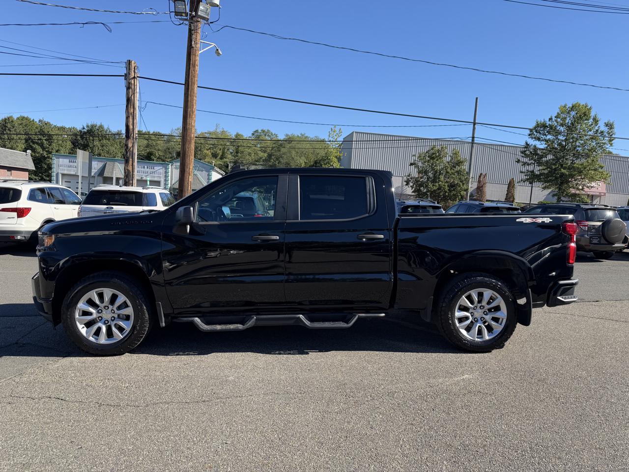 Chevrolet Silverado 1500 Custom Crew Cab Short Box 4WD 2021