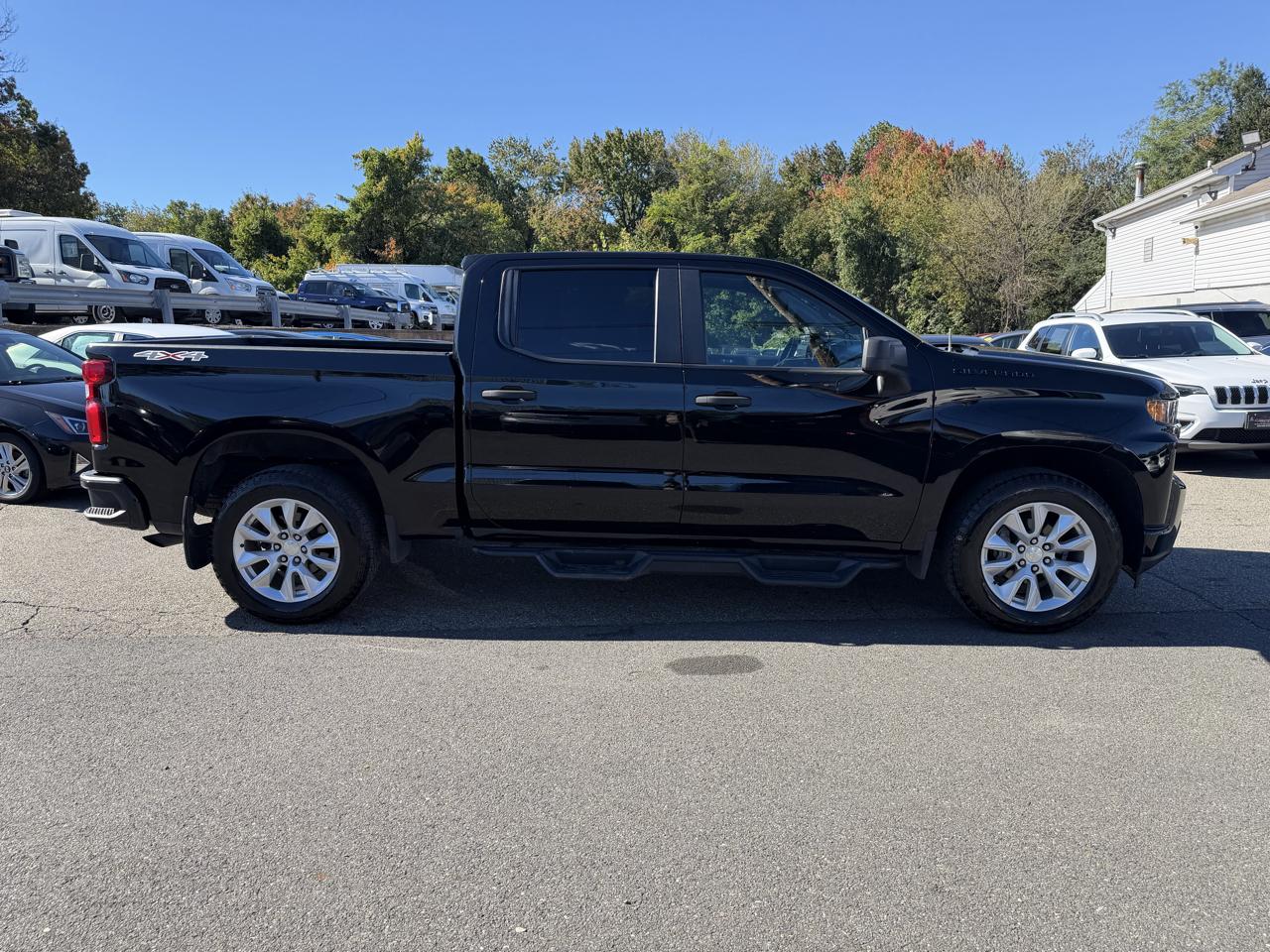 Chevrolet Silverado 1500 Custom Crew Cab Short Box 4WD 2021