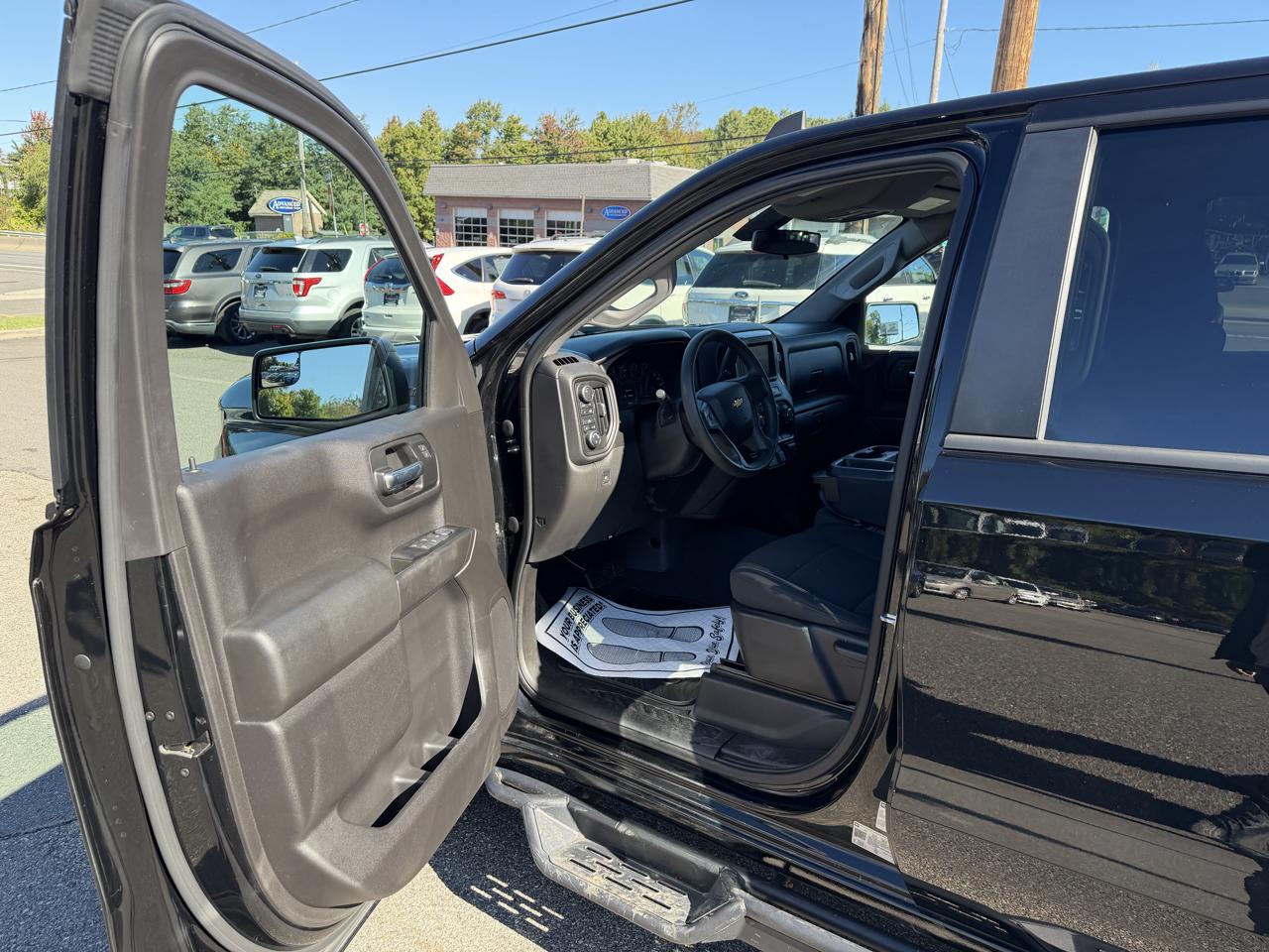 Chevrolet Silverado 1500 Custom Crew Cab Short Box 4WD 2021