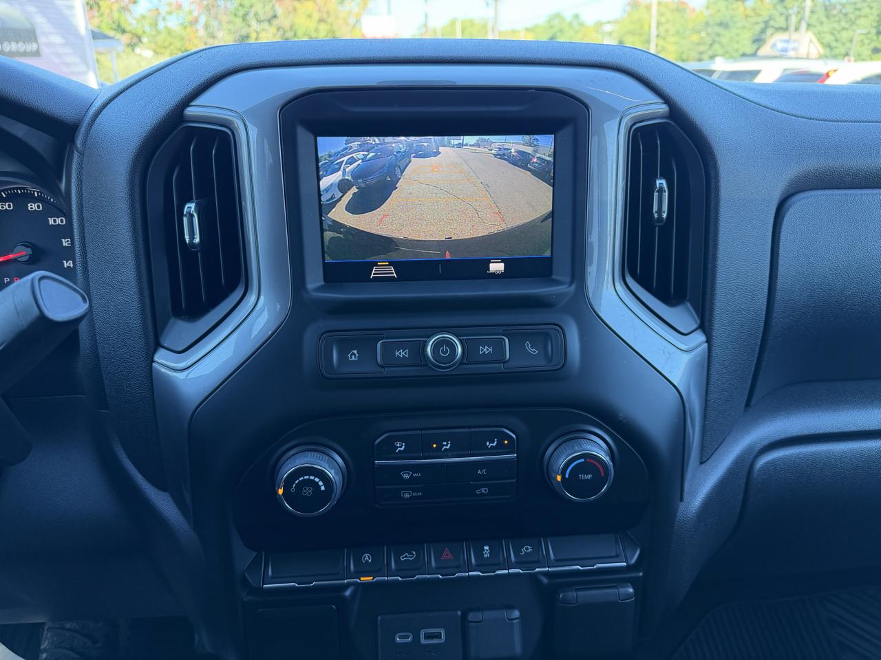 Chevrolet Silverado 1500 Custom Crew Cab Short Box 4WD 2021