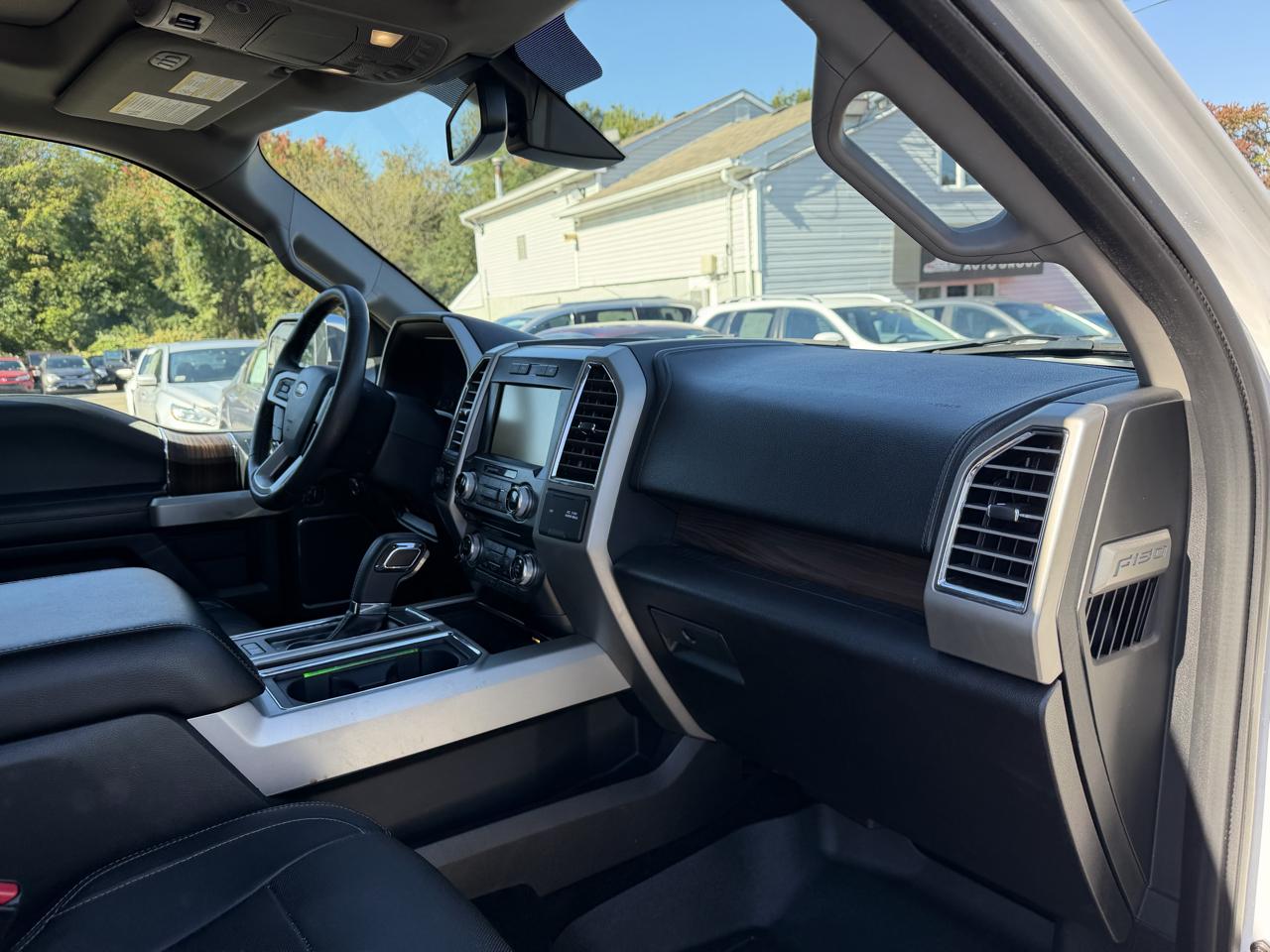 Ford F-150 Lariat SuperCrew 5.5-ft. Bed 4WD 2015